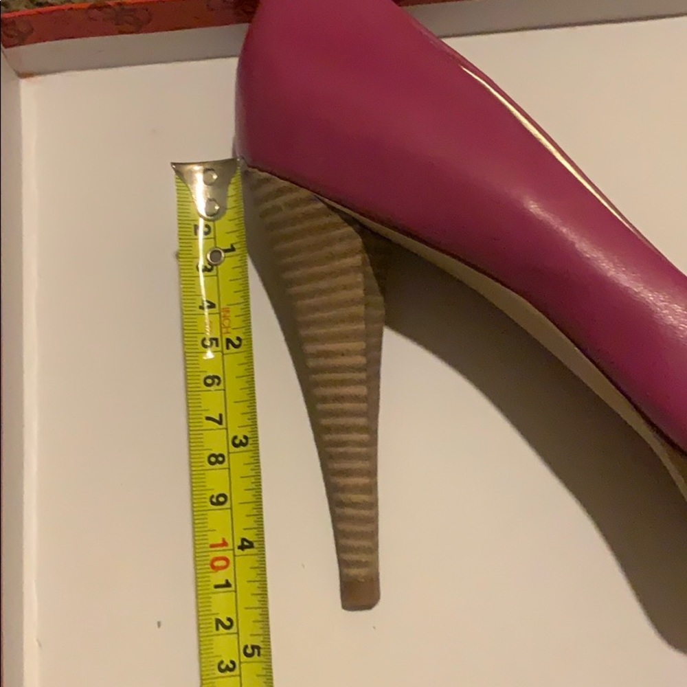 Guess Pink Heels - Picture 5 of 6